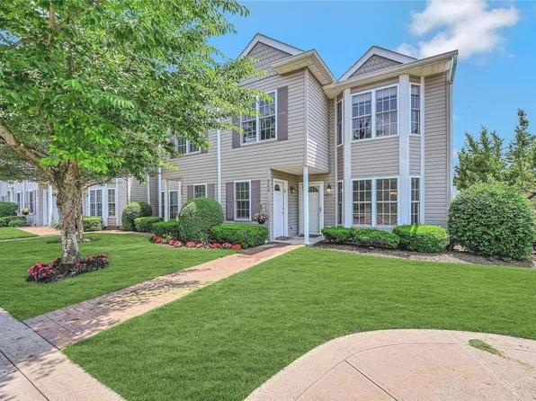 903 Altessa Boulevard #903, Melville, NY 11747