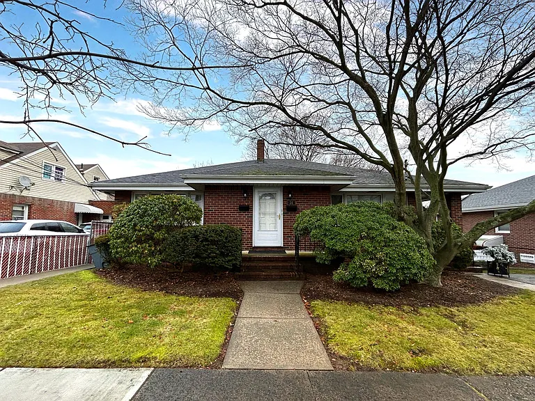 34 Burns Ave #1 — Photo 9