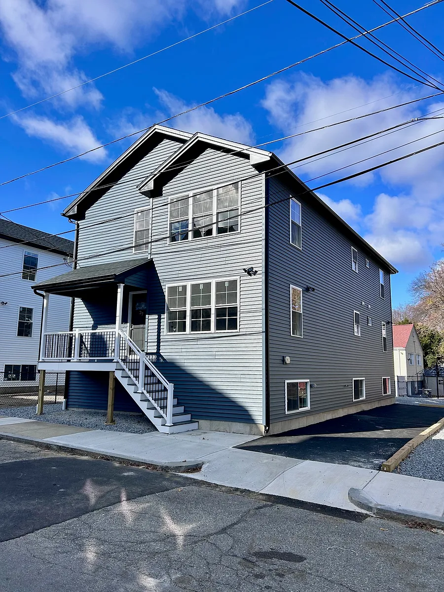Building Photo - 27 Amity St #1