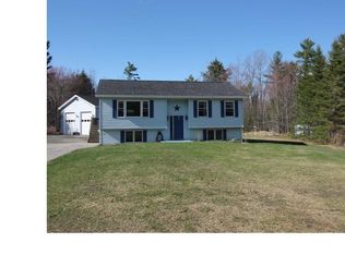 32 Vickery Rd, Auburn, ME 04210