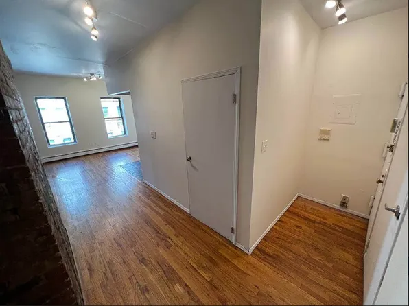 161 Rivington Street image 1 of 9