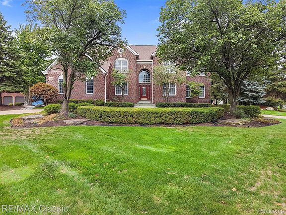 5th image of 49899 Leyland Cir