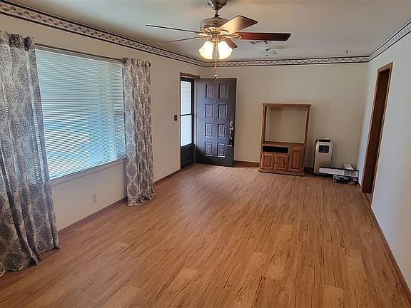 3rd image of 1709 Hudson Dr