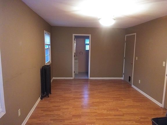 2nd image of 401 22nd Ave NE APT 3