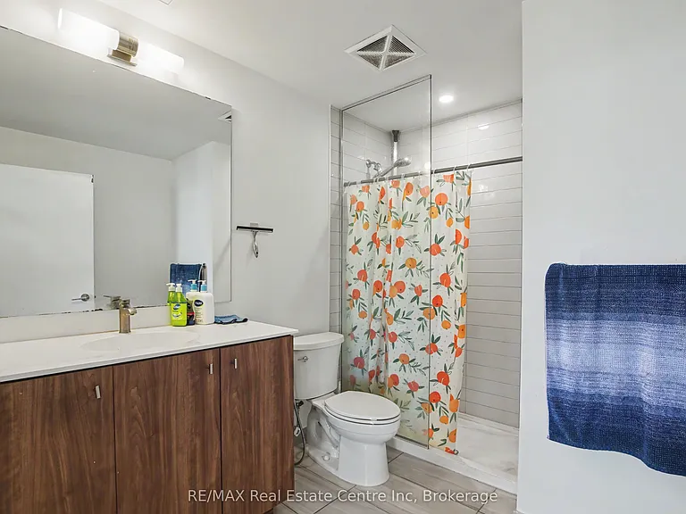 15 Wellington St S #2214 — Photo 21