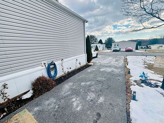 3rd image of 101 Nashua St
