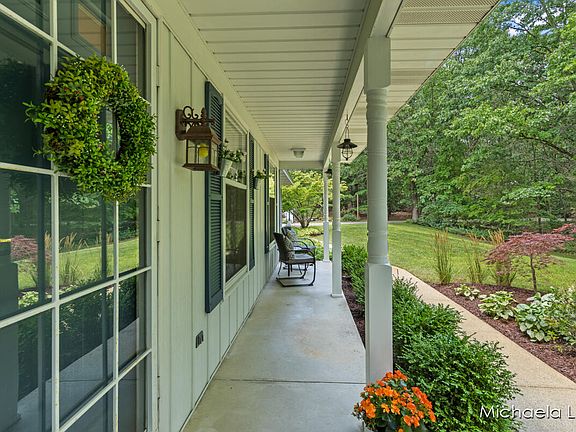 3rd image of 1001 Boynton Ave SE