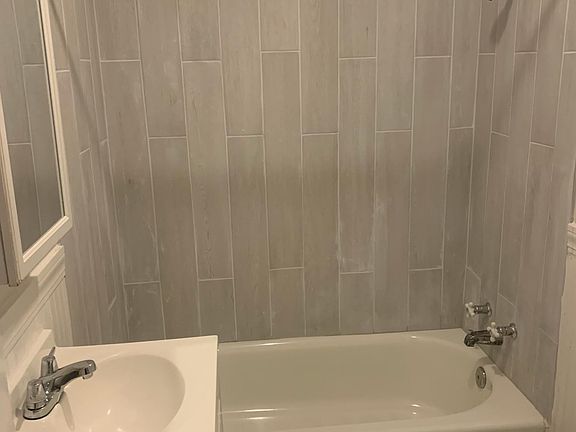5th image of 4831 Woodward St