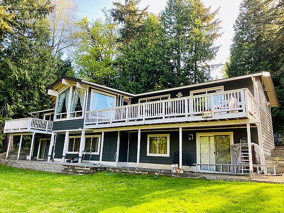 4th image of 307 207th Ave NE