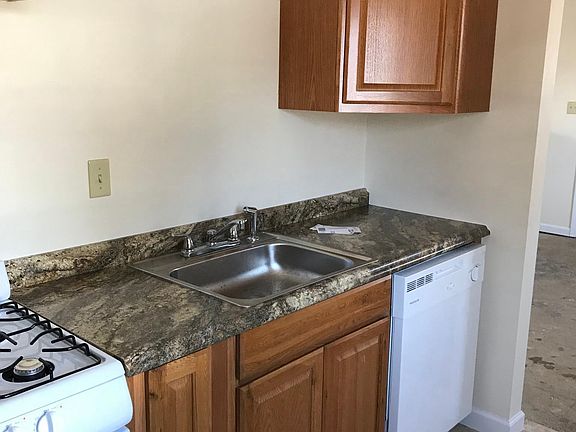 Kitchen (photo 2)