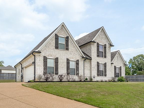 2nd image of 10 Laurel Pointe Cv
