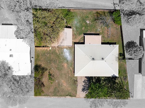 4th image of 111 Dixon Dr