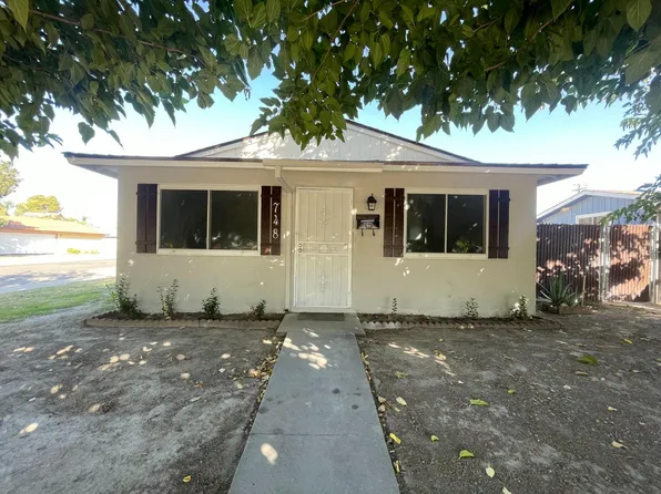 748 S 2nd St, Kerman, CA 93630