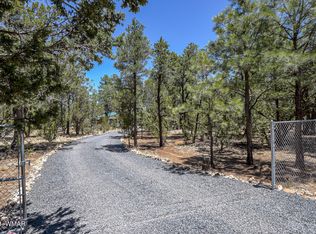 2084 Roundup Rd, Overgaard, AZ 85933