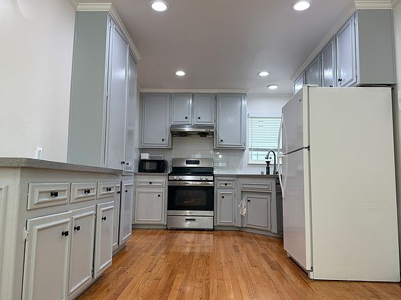 5th image of 1067 Belvedere Ln