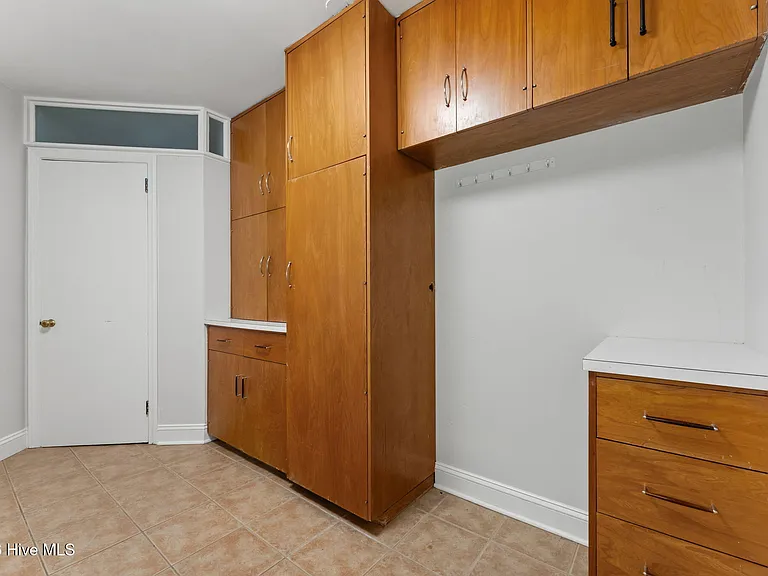 225 Arbutus Rd — Photo 21