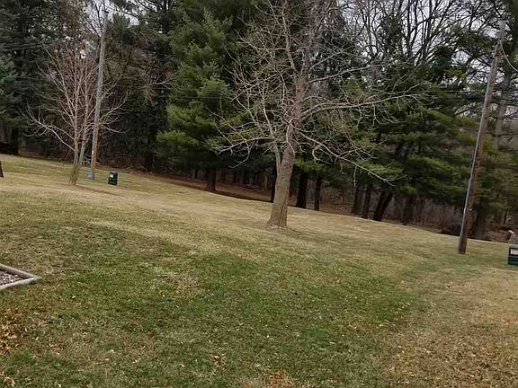 5th image of 3060 Oak Crest Dr