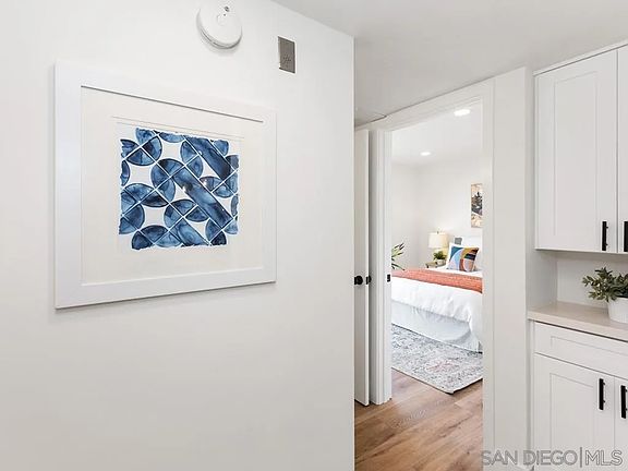 5th image of 3825 Centre St Unit 31