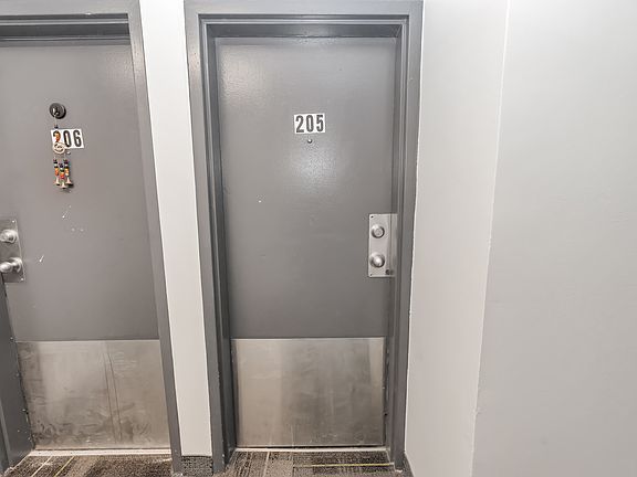 3rd image of 12 Colborne St E #1480124