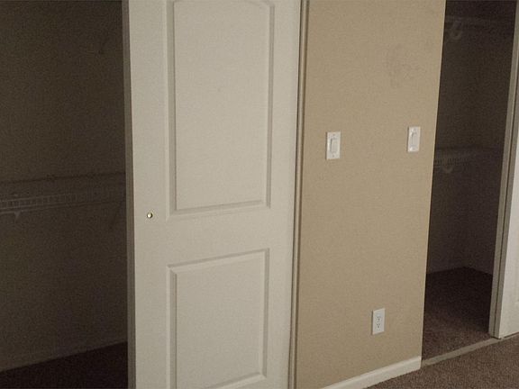 5th image of 1505 N Center St Unit 101