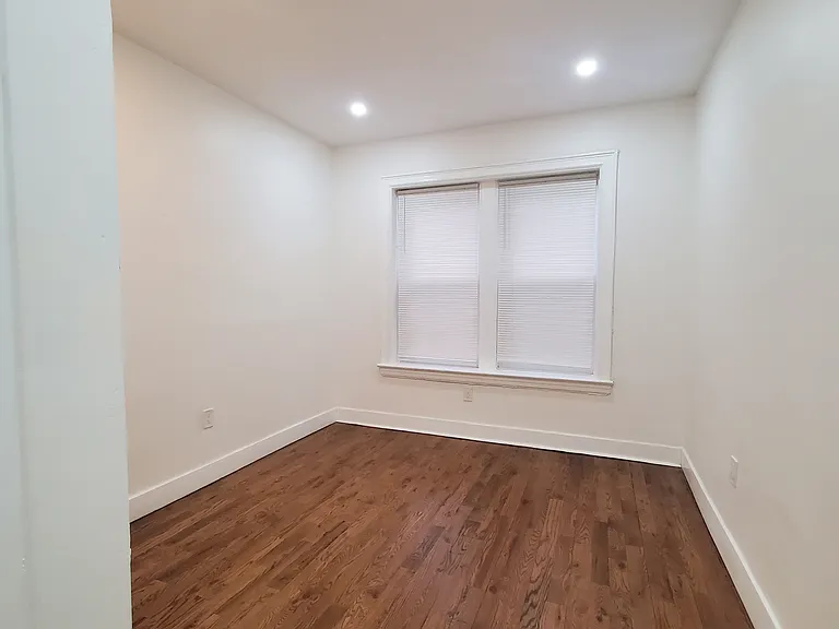 381 Danforth Ave #3 — Photo 3