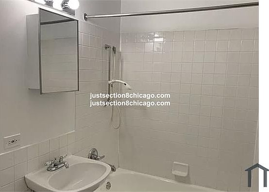 3rd image of 7526 S Kingston Ave