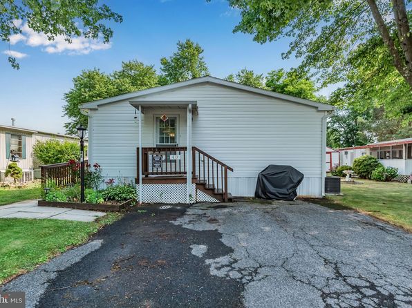 48 Peach Ln, Carlisle, PA 17015