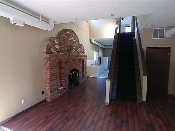 3rd image of 8/12 Hough St S