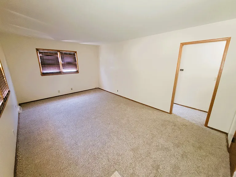 433 N Sheridan St — Photo 4