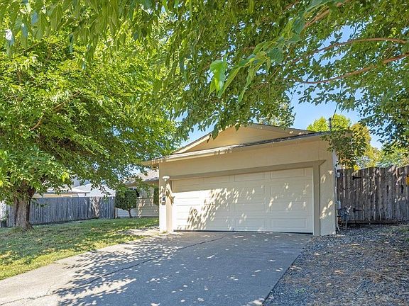 2nd image of 724 Brett Avenue