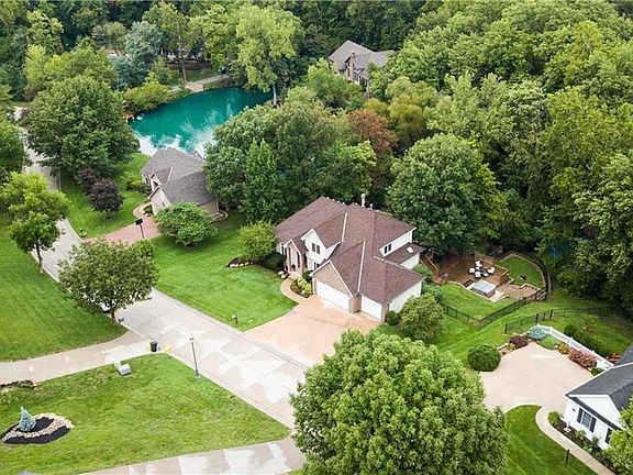 2nd image of 3307 Westwood Dr