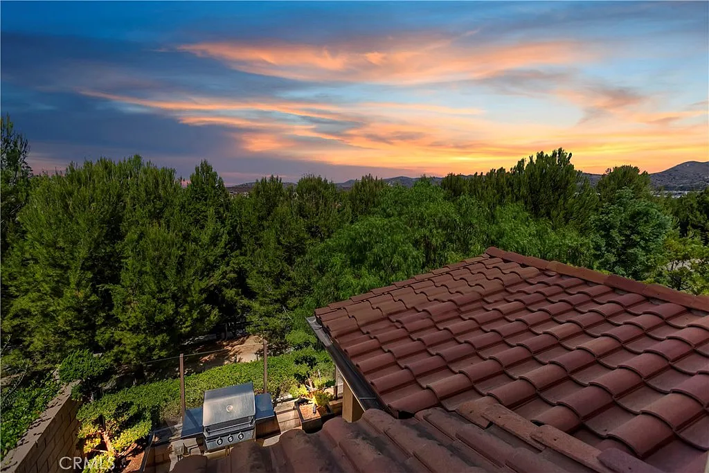 4 bed, 1709 sqft, $6,200 — Photo 4