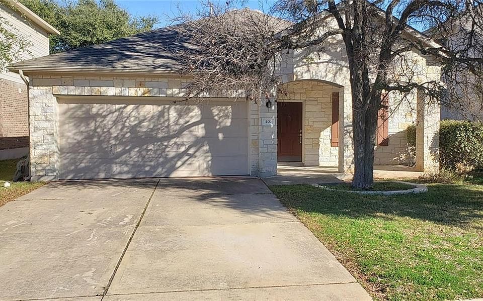 Front Driveway & Entrance