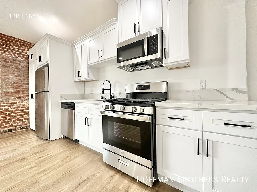 2165 W Washington Blvd Los Angeles, CA 90018 — Photo 2