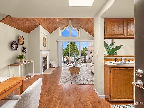3rd image of 5901 Phinney Avenue N #305