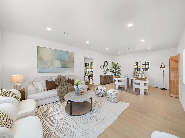 2035 Las Colinas Ave — Photo 15
