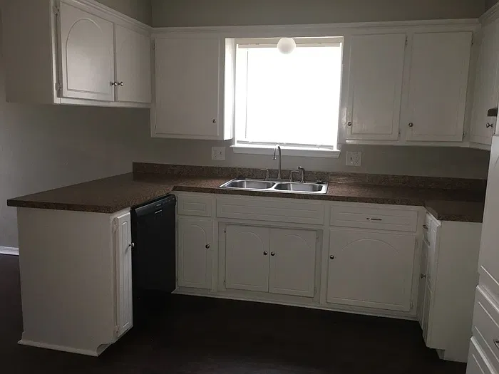 3 bed, 2.0 bath, 1368 sqft, $1,395 — Photo 3
