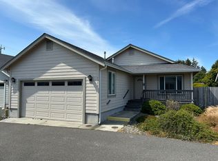 1938 Elmwood Pl, McKinleyville, CA 95519