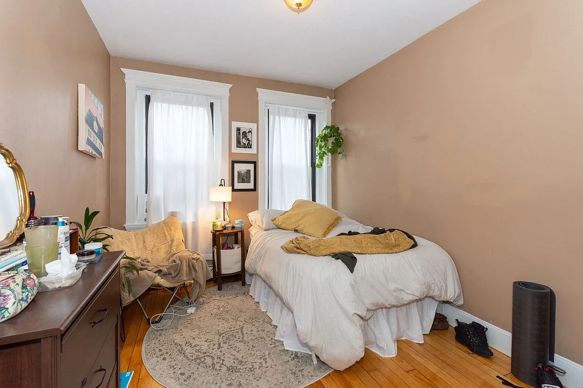 Building Photo - 6 Glenville Ave #3
