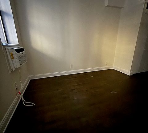 2nd image of 155 E 30th St APT 1C