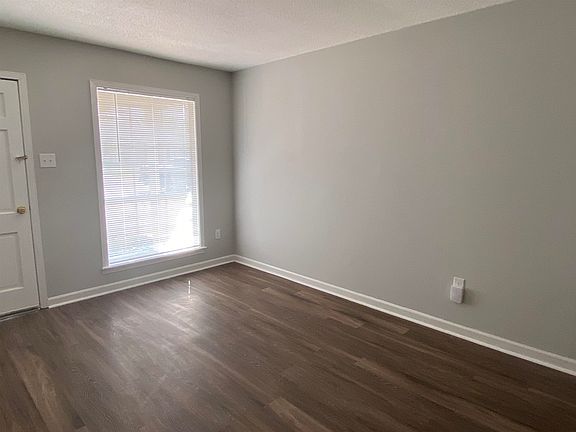5th image of 3019 Churchill St