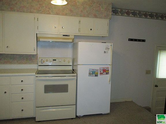 4th image of 710 N Roosevelt Ave