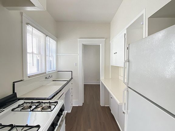 5th image of 223 Lime Ave APT 12