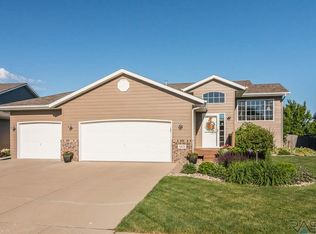 4821 S Galway Ave, Sioux Falls, SD 57106