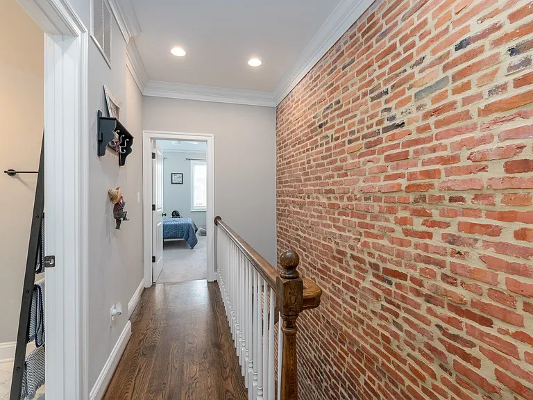 216 S Robinson St — Photo 14