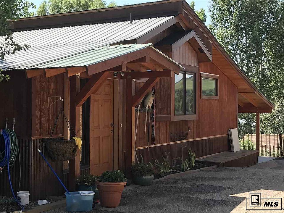 1st image of 21455 2nd Ave