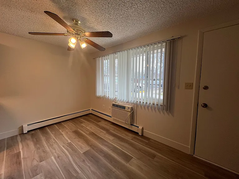 10th Street Square Apartments — Photo 23