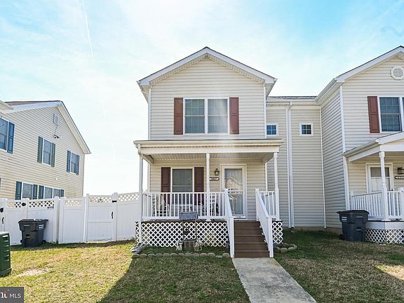 2nd image of 20827 Primrose Ct