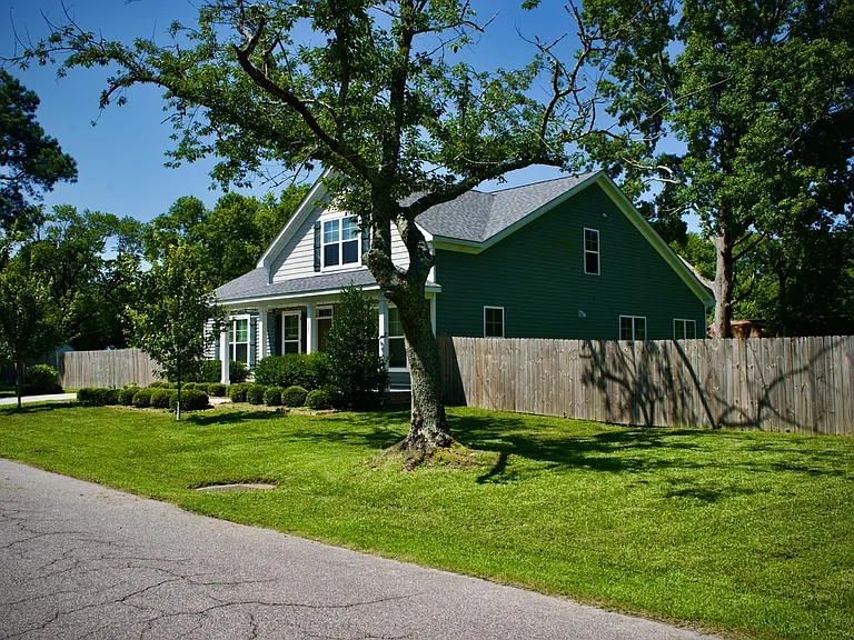 121 Matt Ln — Photo 18