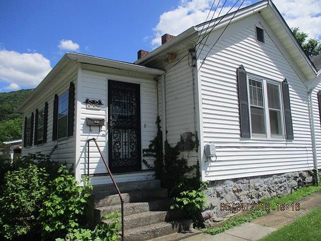 1st image of 645 Verge St
